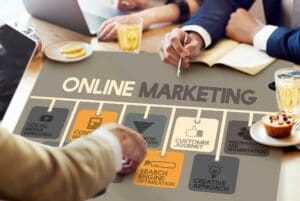 People-discussing-about-online-marketing